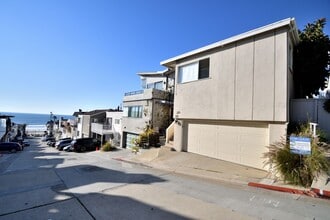 Building Photo - r221 39th