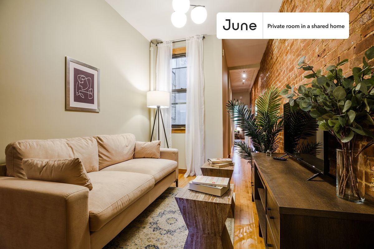 Building Photo - Room in Shared 3 bed/1 bath home