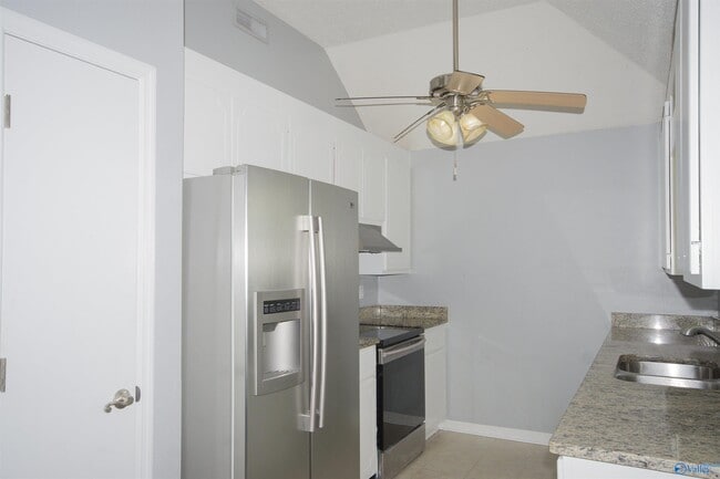 Building Photo - 215 Cypress Creek Dr