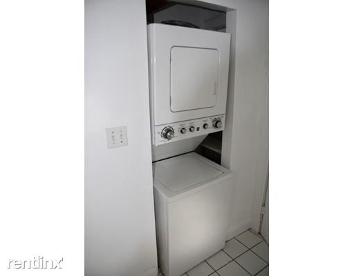 Building Photo - 3 br, 1 bath Condo - 206 Sumner Street