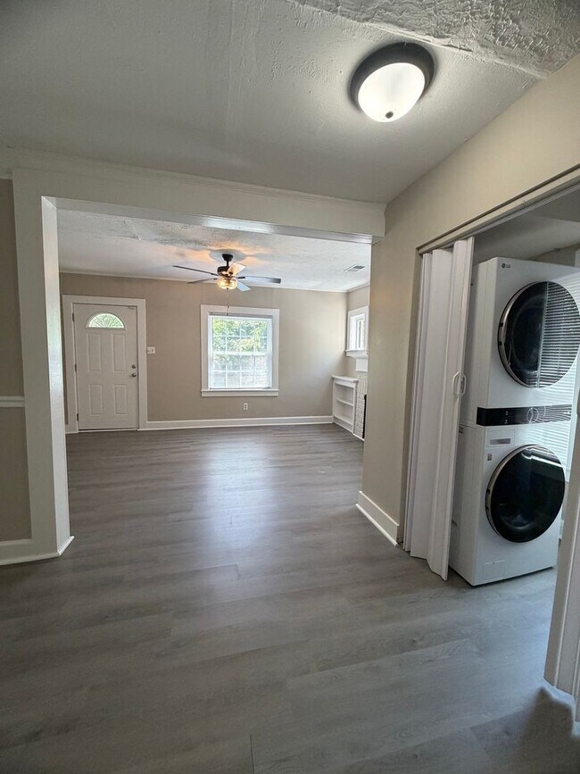 Building Photo - Open The Door To Your New Home! FIRST MONTH'S RENT FREE!!!!
