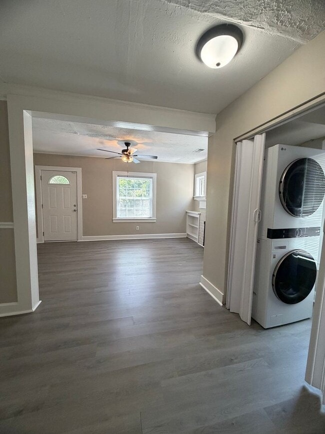 Building Photo - Open The Door To Your New Home!