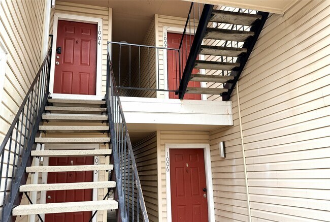 Building Photo - 2750 Holly Hall St