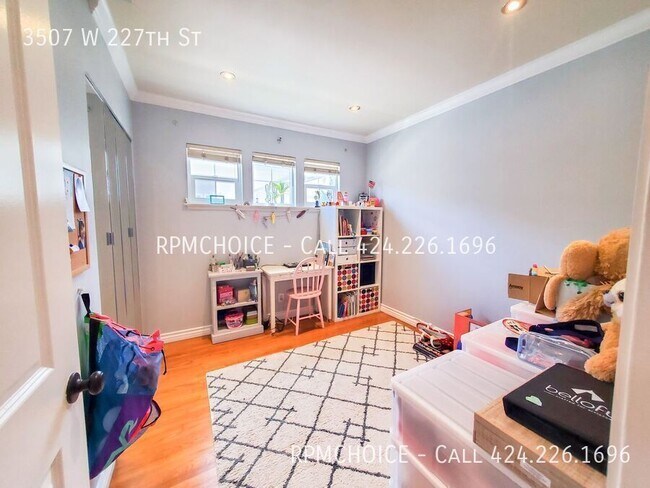 Building Photo - 3507 W 227th St