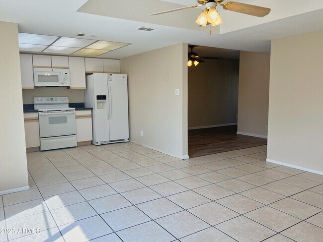 Building Photo - 16029 N 25th Dr