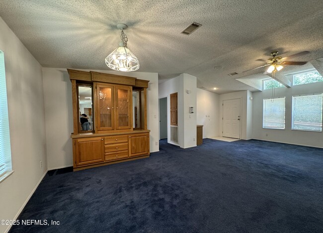 Building Photo - 149 Aster Ave