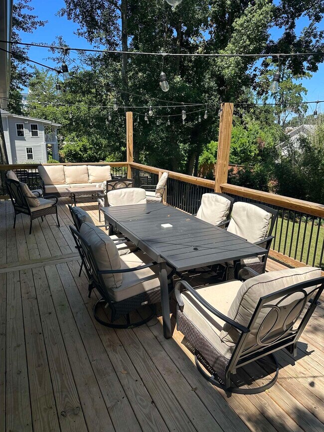 Building Photo - 420 E 6th Ave