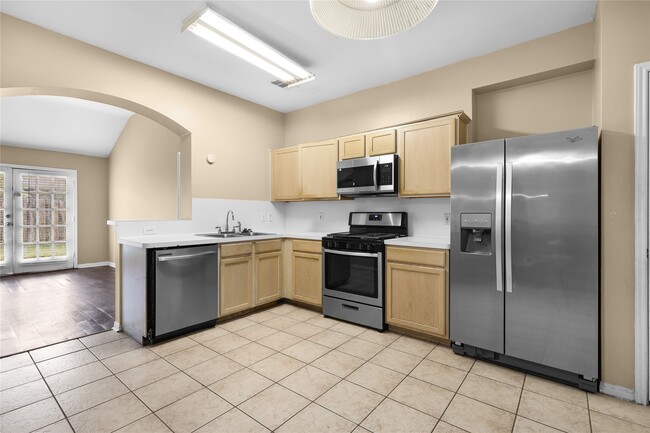 Building Photo - 17819 Scenic Oaks Dr