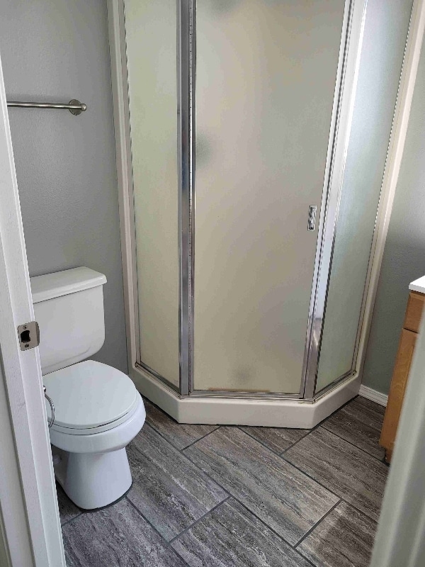 Building Photo - 1926 SW Reindeer Ave