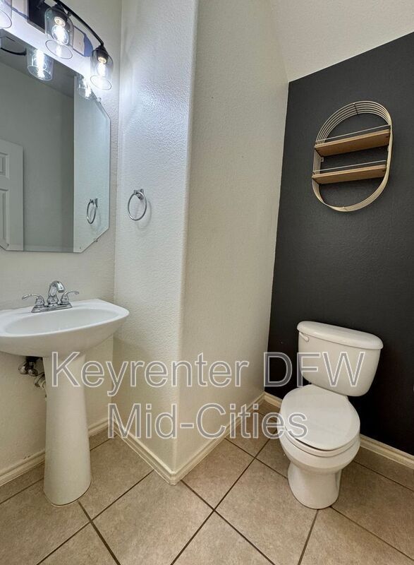 Building Photo - 3119 Juneau Dr