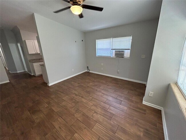 Building Photo - 1720 Miller Ave