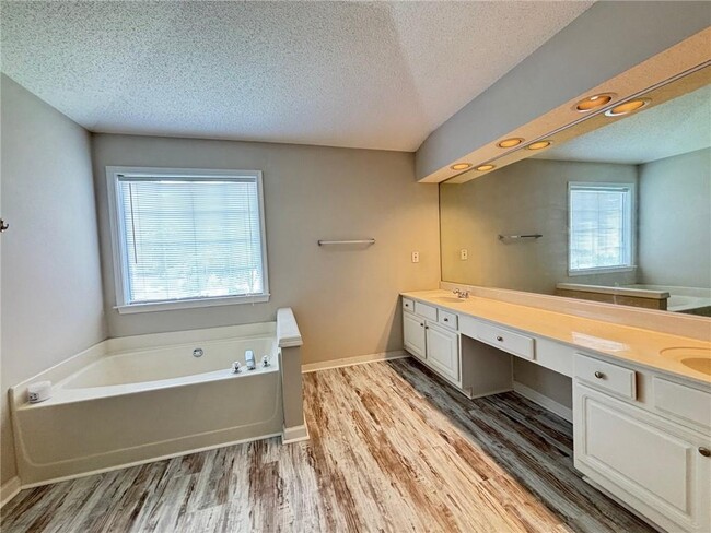 Building Photo - 420 Welbury Ct