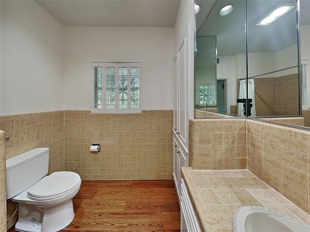 Building Photo - 6205 Greenway Rd