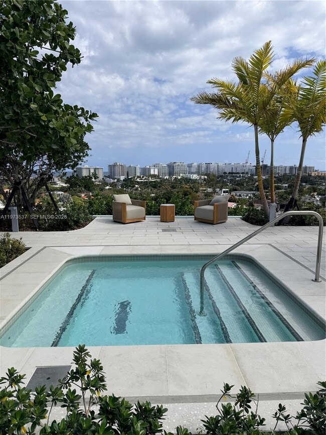 Building Photo - 9201 E Bay Harbor Dr