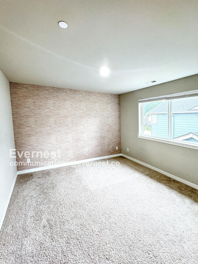 Building Photo - 16009 SE 141st Pl