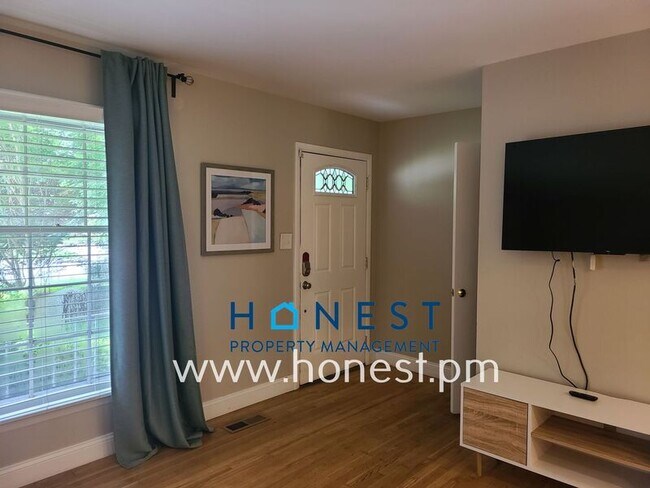 Building Photo - 1222 Rama Rd