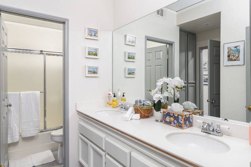 Building Photo - 401 El Cielo Rd