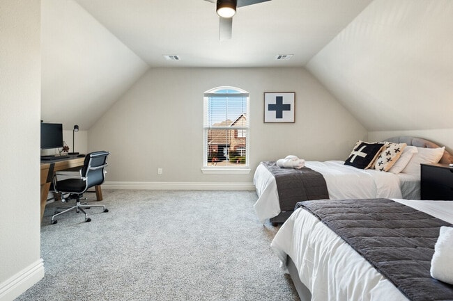 Building Photo - 6508 Stone Lake Dr