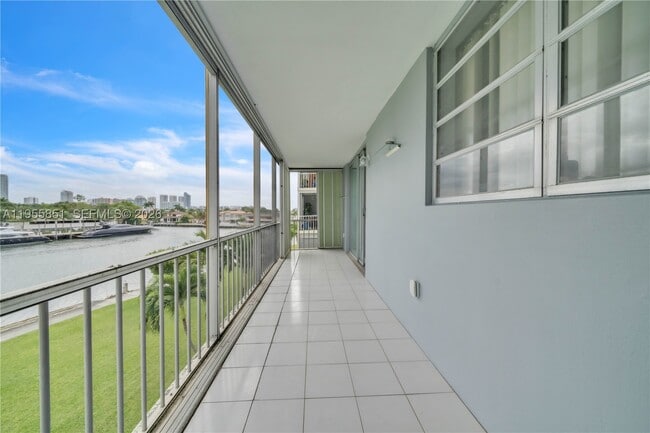 Building Photo - 3030 Marcos Dr
