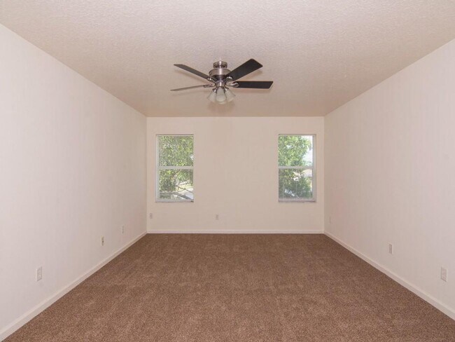 Building Photo - 4Bed/3Bath~2800 Sq Ft!~Pond View~Two Car Garage~Large Yard!