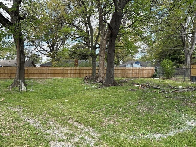 Building Photo - Freshly Transformed 3 bedroom home - Open To Section 8