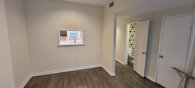 Building Photo - 1055 Quinn St