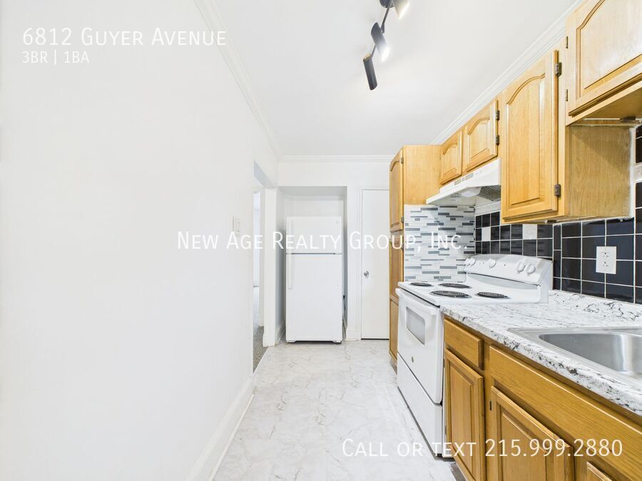Building Photo - 6812 Guyer Ave