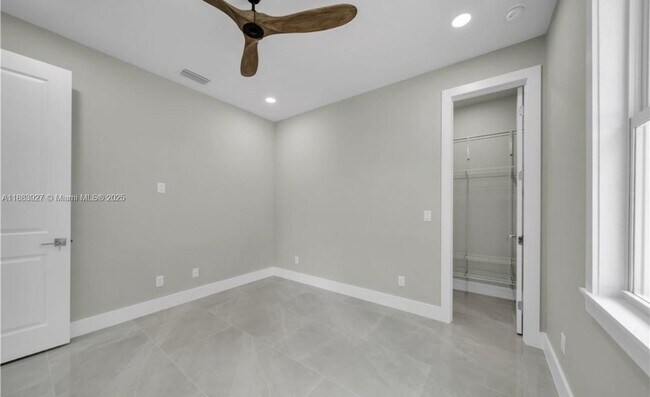Building Photo - 4205 Nora Ave S