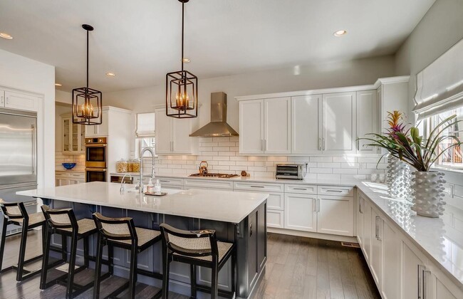 Building Photo - Executive & Modern 5BR/4BA Luxury Home. MO...
