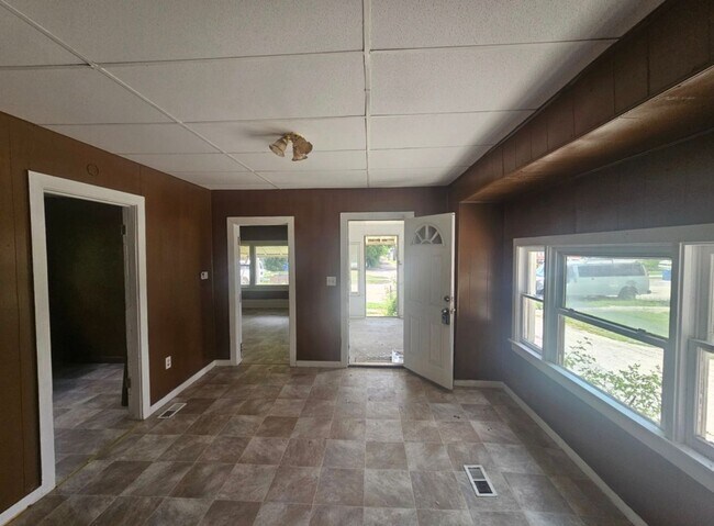 Building Photo - Owner Finance – NO Credit Check! 3 Bed Home – Move In Fast!
