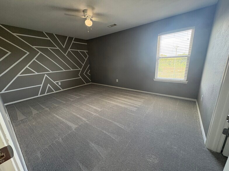 Upstairs bedroom 2 - 4208 SW Fieldstone Blvd