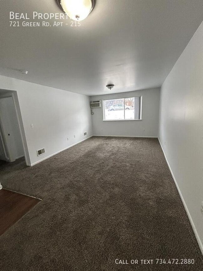 Building Photo - 721 Green Rd