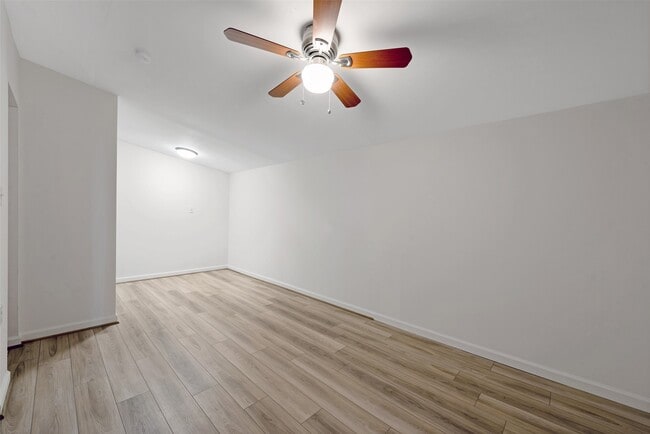 Building Photo - 910 Judiway St