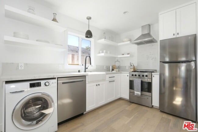 Building Photo - 1269 1/2 S Muirfield Rd