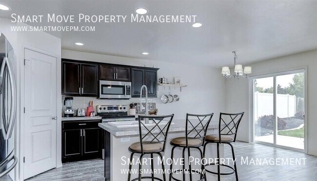 Building Photo - 5444 S Pepperridge Way