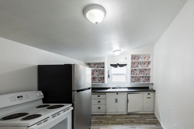 Building Photo - 2 BED 1 BATH HOME IN POCATELLO - AVAILABLE NOW