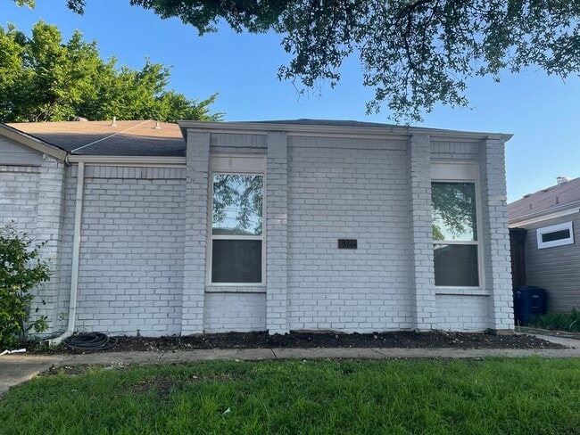Building Photo - 6322 Winton St