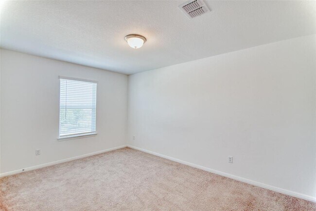 Building Photo - 3201 E College Park Dr