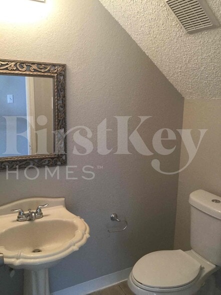 Building Photo - 5334 Riverport Dr