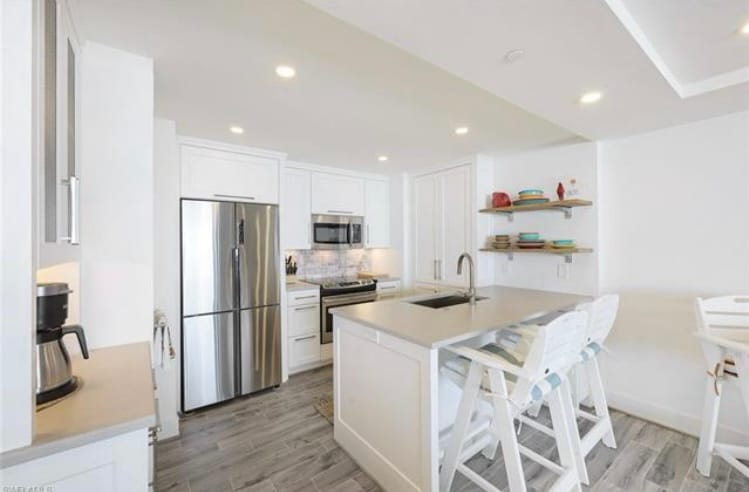 Building Photo - 100 N Collier Blvd