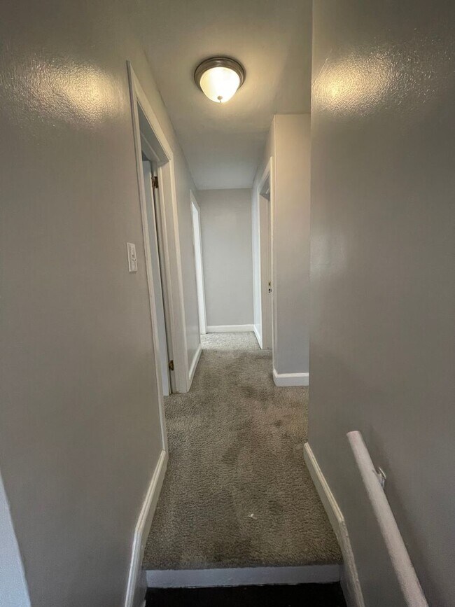 Building Photo - SECTION 8 ONLY! INSPECTION READY 3-BEDROOM...