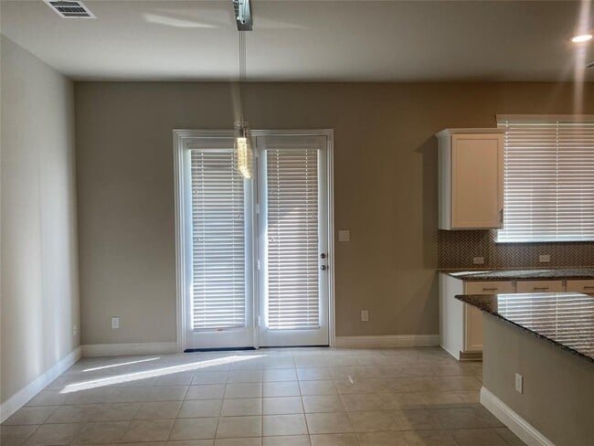 Building Photo - 4635 Bluestem Prairie Dr