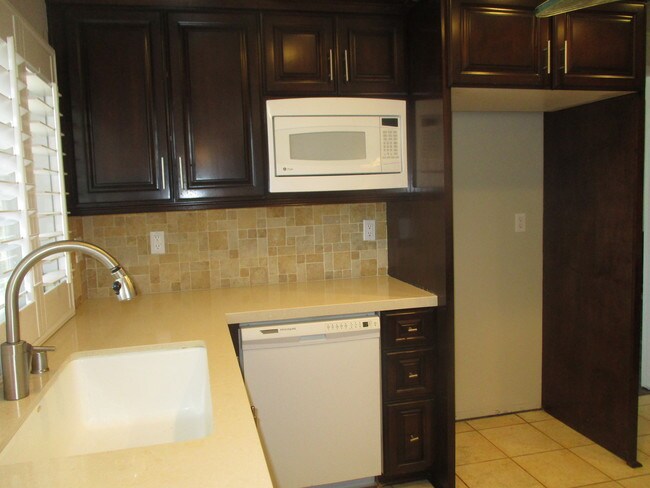 Building Photo - 18216 Index St