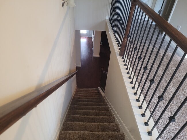 Building Photo - 1207 Silvercrest Ct SW