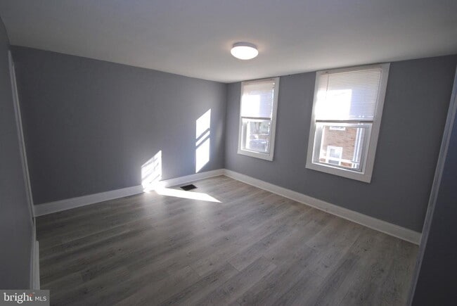 Building Photo - 414 Lawrence St