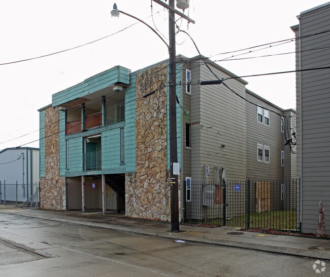 Building Photo - 4525 N Rampart St