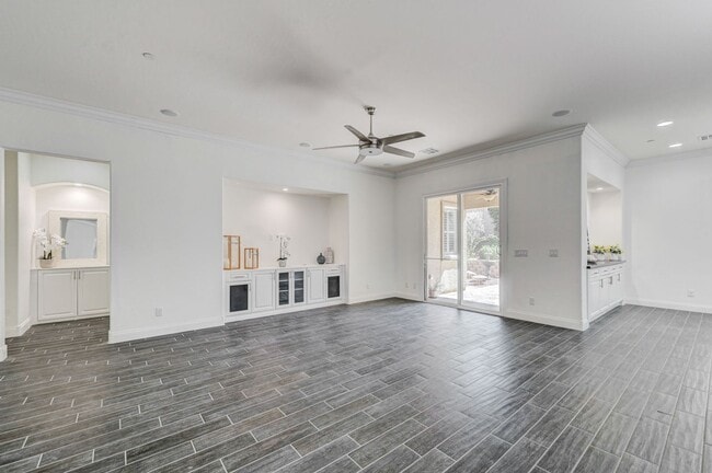 Building Photo - Luxury Single Story 3 Bedroom!