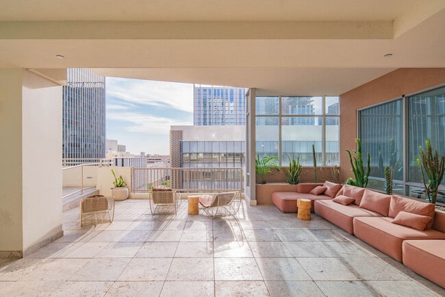 Building Photo - 44 W Monroe St