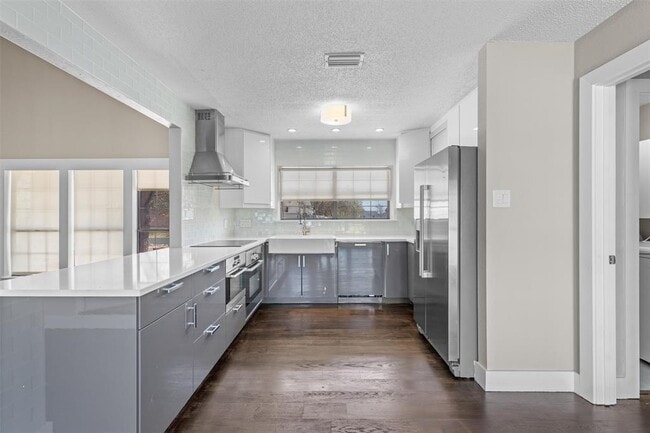 Building Photo - 1106 San Augustine Dr