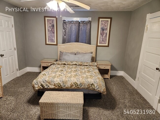 Building Photo - 1 17th St SE